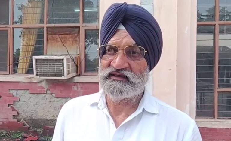 ਫਿਰੋਜ਼ਪੁਰ ’ਚ ਬਜ਼ੁਰਗ ਤੋਂ ਨਕਦੀ ਤੇ ਮੋਬਾਈਲ ਖੋਹ ਕੇ ਲੁਟੇਰੇ ਫਰਾਰ; ਐਸਐਸਪੀ ਦਫਤਰ ਦੇ ਬਾਹਰ ਦੀ ਘਟਨਾ; ਪੁਲਿਸ ਨੇ ਸੀਸੀਟੀਵੀ ਫੁਟੇਜ ਦੇ ਆਧਾਰ ਤੇ ਜਾਂਚ ਕੀਤੀ ਸ਼ੁਰੂ