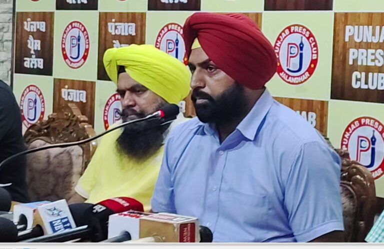 ਪੰਜਾਬ ਰੋਡਵੇਜ ਤੇ ਪੀਆਰਟੀਸੀ ਮੁਲਾਜ਼ਮਾਂ ਨੇ ਸਰਕਾਰ ਖਿਲਾਫ ਖੋਲ੍ਹਿਆ ਮੋਰਚਾ; ਦੋ ਦਿਨਾਂ ਦੀ ਹੜਤਾਲ ਕਰਨ ਦੀ ਦਿੱਤੀ ਚਿਤਾਵਨੀ