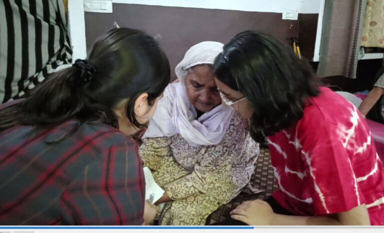 ਮੋਗਾ ’ਚ ਬਿਰਧ ਆਸ਼ਰਮ ਦਾ ਦੌਰਾ ਕਰਨ ਪਹੁੰਚੇ ਸੰਸਥਾ ਦੇ ਬੱਚੇ/ ਬਜ਼ੁਰਗਾਂ ਨਾਲ ਗੁਜਾਰਿਆ ਸਮਾਂ, ਕੀਤੀ ਗੱਲਬਾਤ