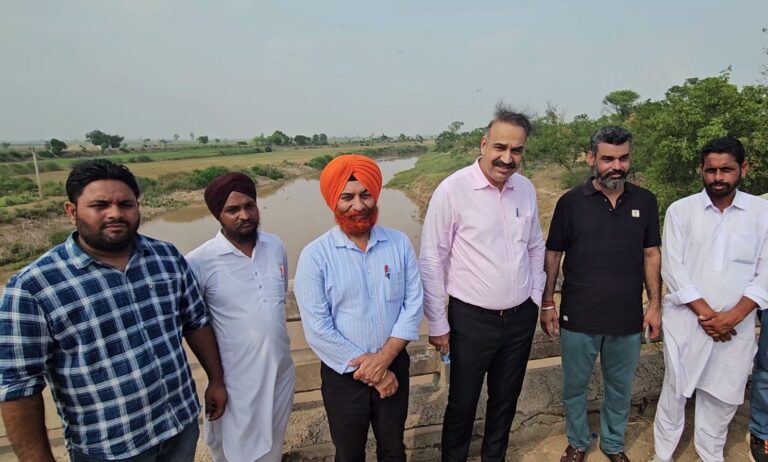 ਸੰਗਰੂਰ ਡਿਪਟੀ ਕਮਿਸ਼ਨਰ ਵੱਲੋਂ ਘੱਗਰ ਦਰਿਆ ਦਾ ਦੌਰਾ/ ਹੜ੍ਹਾਂ ਦੀ ਰੋਕਥਾਮ ਲਈ ਕੀਤੇ ਜਾ ਰਹੇ ਪ੍ਰਬੰਧਾਂ ਦਾ ਲਿਆ ਜਾਇਜ਼ਾ