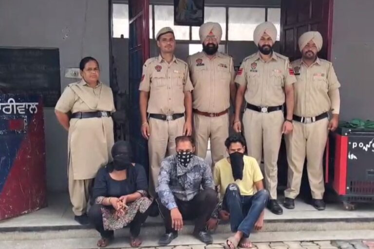 ਗੁਰਦਾਸਪੁਰ ਪੁਲਿਸ ਵੱਲੋਂ ਨਸ਼ਾ ਤੇ ਡਰੱਗ ਮਨੀ ਸਮੇਤ ਤਿੰਨ ਗ੍ਰਿਫ਼ਤਾਰ/ 20 ਗਰਾਮ ਨਸ਼ੀਲਾ ਪਦਾਰਥ, ਡਰੱਗ ਮਨੀ ਤੇ ਕੰਪਿਊਟਰ ਕੰਡਾ ਬਰਾਮਦ