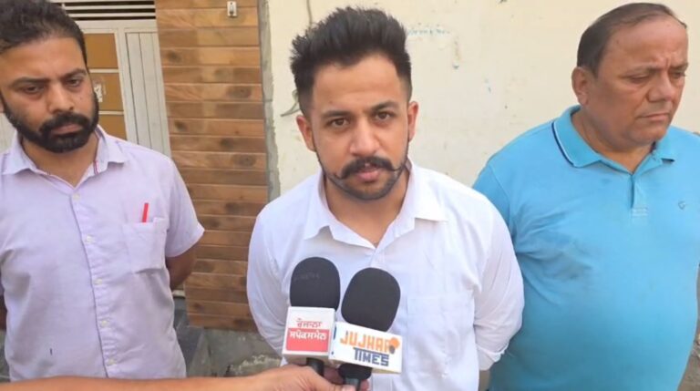 ਨਾਭਾ ’ਚ ਨਾਲੇ ਅੰਦਰ ਡਿੱਗਣ ਕਾਰਨ ਮਹਿਲਾ ਜ਼ਖ਼ਮੀ, ਮੁਸ਼ਕਲ ਨਾਲ ਬਚੀ ਜਾਨ, ਘਟਨਾ ਦੀ ਵੀਡੀਓ ਵਾਇਰਲ, ਸਥਾਨਕ ਪ੍ਰਸ਼ਾਸਨ ’ਤੇ ਲੱਗੇ ਅਣਗਹਿਲੀ ਵਰਤਣ ਦੇ ਇਲਜ਼ਾਮ