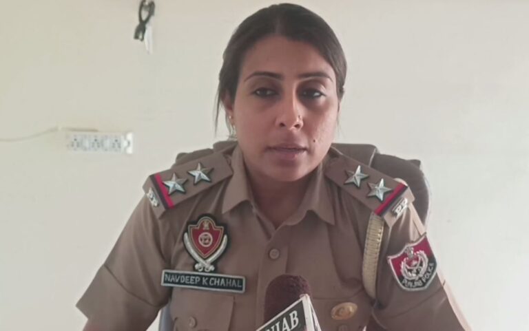 ਨਾਭਾ ਦੇ ਪਿੰਡ ਢੀਗੀ ’ਚ ਚਿੱਪ ਵਾਲੇ ਮੀਟਰ ਨੂੰ ਲੈ ਕੇ ਹੰਗਾਮਾ; ਬਿਜਲੀ ਮੁਲਾਜ਼ਮਾਂ ਤੇ ਖਪਤਕਾਰ ਵਿਚਾਲੇ ਹੋਈ ਹੱਥੋਪਾਈ; ਮੁਲਾਜ਼ਮਾਂ ਨੇ ਕਾਰਵਾਈ ਦੀ ਮੰਗ ਨੂੰ ਲੈ ਕੇ ਬੰਦ ਕੀਤਾ ਕੰਮ