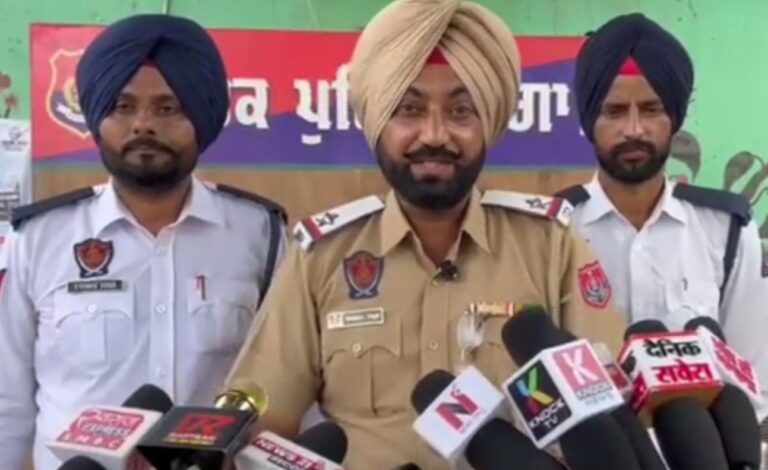 ਮੋਗਾ ਪੁਲਿਸ ਨੇ ਕੱਟੇ ਆਵਾਜਾਈ ਨਿਯਮ ਤੋੜਣ ਵਾਲਿਆਂ ਦੇ ਚੱਲਾਨ; ਸਖਤ ਦੀ ਦਿੱਤੀ ਚਿਤਾਵਨੀ