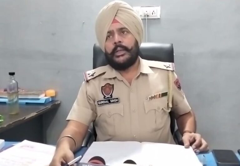 ਲੁਧਿਆਣਾ ਦੇ ਤਾਜਪੁਰ ’ਚ ਘਰੇਲੂ ਝਗੜੇ ਦੌਰਾਨ ਹਾਈ ਵੋਲਟੇਜ਼ ਡਰਾਮਾ;  ਮਕਾਨ ਦੇ ਕਬਜ਼ੇ ਨੂੰ ਲੈ ਕੇ ਪਿਓ-ਧੀ ਵਿਚਾਲੇ ਹੋਇਆ ਤਕਰਾਰ