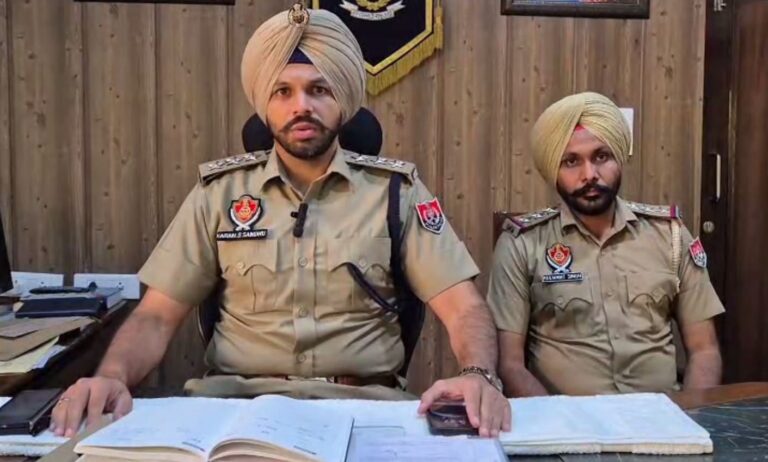 ਮੋਹਾਲੀ ਦੇ ਬਲੌਂਗੀ ’ਚ ਪੀਜੀ ਰਹਿੰਦੇ ਨੌਜਵਾਨਾਂ ਵੱਲੋਂ ਸਖਸ਼ ਦਾ ਕਤਲ; ਤੇਜ਼ਧਾਰ ਹਥਿਆਰਾਂ ਨਾਲ ਦੋ ਜਣਿਆਂ ’ਤੇ ਹਮਲਾ ਕਰ ਕੇ ਹੋਏ ਫਰਾਰ; ਪੁਲਿਸ ਨੇ ਕੀਤਾ ਗ੍ਰਿਫਤਾਰ