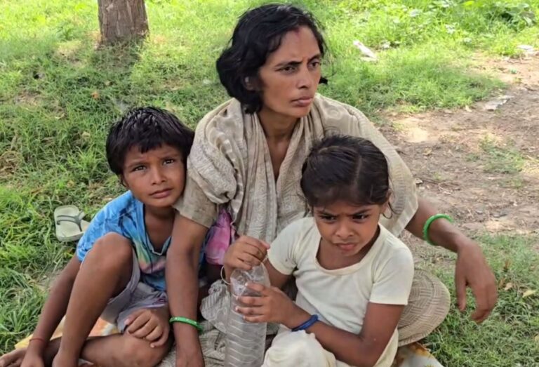 ਬਠਿੰਡਾ ’ਚ ਨਸ਼ਈ ਪਤੀ ਕਾਰਨ ਬੇਘਰ ਹੋਈ ਪਤਨੀ ਤੇ ਬੱਚੇ; ਪਤੀ ਵੱਲੋਂ ਘਰੋਂ ਕੱਢਣ ਕਾਰਨ ਖੁੱਲ੍ਹੇ ਅਸਮਾਨ ਹੇਠ ਰਹਿ ਰਹੀ ਪੀੜਤਾ; ਲੋਕਾਂ ਨੇ ਹੱਕ ’ਚ ਨਿਤਰਦਿਆਂ ਪੀੜਤਾਂ ਲਈ ਮੰਗਿਆ ਇਨਸਾਫ