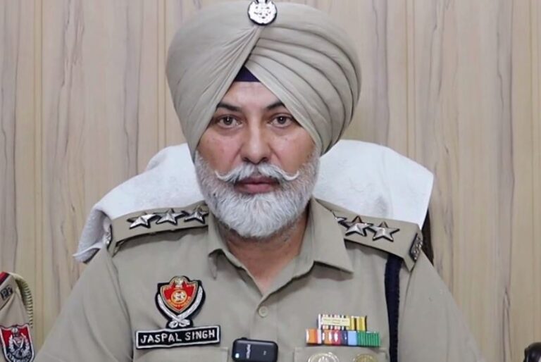 ਅੰਮ੍ਰਿਤਸਰ ਪੁਲਿਸ ਵੱਲੋਂ 4 ਕਿੱਲੋ ਗਾਂਜ਼ੇ ਸਮੇਤ ਪਰਵਾਸੀ ਕਾਬੂ/ ਪੁਲਿਸ ਨੇ ਮੁਲਜਮ ਖਿਲਾਫ ਕੇਸ ਦਰਜ ਕਰ ਕੇ ਜਾਂਚ ਕੀਤੀ ਸ਼ੁਰੂ