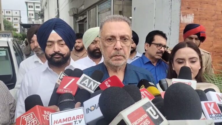 ਅਦਾਕਾਰਾ ਤਾਨੀਆ ਦੇ ਪਿਤਾ ਦਾ ਹਾਲ ਜਾਣਨ ਹਸਪਤਾਲ ਪਹੁੰਚੇ ਸਿਹਤ ਮੰਤਰੀ ਡਾ. ਬਲਬੀਰ/ ਪਰਿਵਾਰ ਨਾਲ ਮੁਲਾਕਾਤ ਕਰ ਕੇ ਦਿੱਤਾ ਹਰ ਸੰਭਵ ਸਹਾਇਤਾ ਦਾ ਭਰੋਸਾ