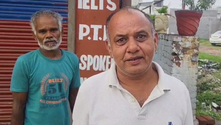 ਸੰਗਰੂਰ ’ਚ ਟਰੱਕ ਦੀ ਟੱਕਰ ਨਾਲ ਇਕ ਸਖਸ਼ ਸਣੇ 3 ਪਸ਼ੂਆਂ ਦੀ ਮੌਤ; ਸੜਕ ’ਤੇ ਖੜ੍ਹਿਆਂ ਨੂੰ ਤੇਜ਼ ਰਫਤਾਰ ਟਰੱਕ ਨੇ ਮਾਰੀ ਟੱਕਰ; ਸੜਕ ’ਤੇ ਲਾਈਟਾਂ ਨਾ ਹੋਣ ਕਾਰਨ ਸੜਕ ’ਤੇ ਖੜ੍ਹੇ ਨੇ ਆਵਾਰਾ ਪਸ਼ੂ