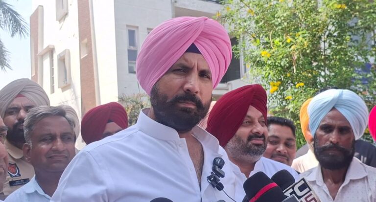 ਬਰਨਾਲਾ ਪਹੁੰਚੇ ਰਾਜਾ ਵੜਿੰਗ ਦੇ ਲੈਡ ਪੂਲਿੰਗ ਨੀਤੀ ਨੂੰ ਲੈ ਕੇ ਵੱਡਾ ਬਿਆਨ/ ਲੁਧਿਆਣਾ ਵਿਖੇ ਲੈਂਡ ਪੂਲਿੰਗ ਖਿਲਾਫ ਧਰਨਾ ਦੇਣ ਦੇ ਕੀਤਾ ਐਲਾਨ/ ਕਿਹਾ, ਕਿਸੇ ਵੀ ਹਾਲਤ ’ਚ ਨੀਤੀ ਲਾਗੂ ਨਹੀਂ ਹੋਣ ਦੇਵੇਗੀ ਕਾਂਗਰਸ