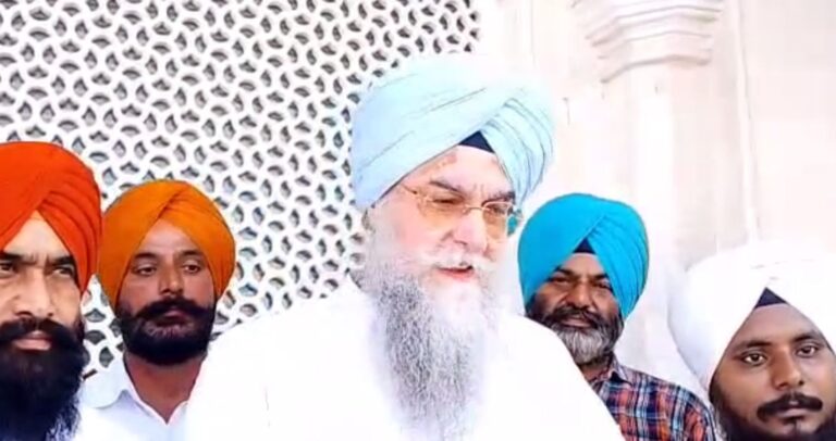 ਸ੍ਰੀ ਹਰਿਮੰਦਰ ਸਾਹਿਬ ਵਿਖੇ ਨਤਮਸਤਕ ਹੋਏ ਸਪੀਕਰ ਕੁਲਤਾਰ ਸੰਧਵਾਂ/ ਗੁਰੂ ਘਰ ਮੱਥਾ ਟੇਕ ਕੇ ਸਰਬੱਤ ਦੇ ਭਲੇ ਦੀ ਕੀਤੀ ਅਰਦਾਸ