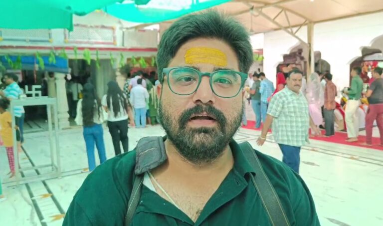 ਅੰਮ੍ਰਿਤਸਰ ਦੇ ਮੰਦਰਾਂ ’ਚ ਭੋਲੇ ਨਾਥ ਦੀ ਪੂਜਾ ਕਰਨ ਪਹੁੰਚੇ ਸ਼ਰਧਾਲੂ; ਸਾਵਣ ਮਹੀਨੇ ਦੇ ਪਹਿਲੇ ਸੋਮਵਾਰ ਮੌਕੇ ਕੀਤੀ ਪੂਜਾ ਅਰਚਨਾ