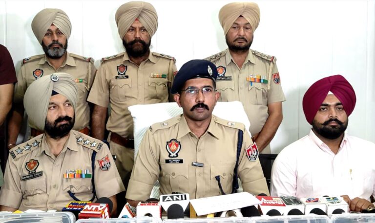 ਅੰਮ੍ਰਿਤਸਰ ਪੁਲਿਸ ਨੇ ਸੁਲਝਾਇਆ ਫਾਇਰਿੰਗ ਮਾਮਲਾ; 10 ਦਿਨਾਂ ’ਚ 3 ਮੁਲਜ਼ਮਾਂ ਨੂੰ ਕੀਤਾ ਗ੍ਰਿਫਤਾਰ; 5 ਹਥਿਆਰ ਤੇ ਗੋਲੀ ਸਿੱਕਾ ਬਰਾਮਦ