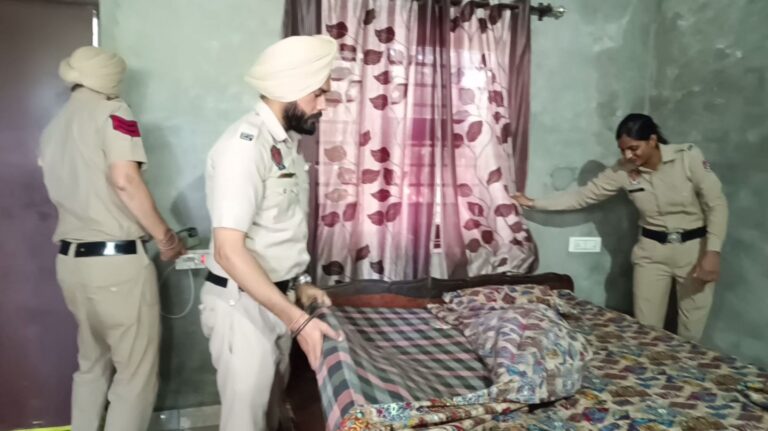 ਸਮਰਾਲਾ ਪੁਲਿਸ ਨੇ ਪਿੰਡਾਂ ਅੰਦਰ ਚਲਾਈ ਤਲਾਸ਼ੀ ਮੁਹਿੰਮ; ਆਪਰੇਸ਼ਨ ਕਾਸੋ ਤਹਿਤ ਘਰ-ਘਰ ਜਾ ਕੇ ਲਈ ਗਈ ਤਲਾਸ਼ੀ