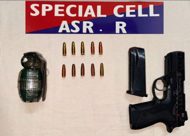 ਅੰਮ੍ਰਿਤਸਰ ਪੁਲਿਸ ਵੱਲੋਂ ਨਾਮੀ ਗੈਂਗਸਟਰ ਹਥਿਆਰਾਂ ਸਮੇਤ ਕਾਬੂ; ਜਿੰਦਾ ਗਰਨੇਡ, ਪਿਸਟਲ ਤੇ 10 ਰੌਂਦ ਬਰਾਮਦ; ਪਾਕਿਸਤਾਨ ਰਹਿੰਦੇ ਰਿੰਦਾ ਤੇ ਯੂਕੇ ਦੇ ਧਰਮਾ ਸੰਧੂ ਨਾਲ ਸੀ ਸੰਪਰਕ