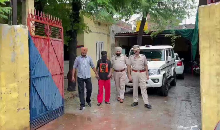 ਮੋਗਾ ਪੁਲਿਸ ਵੱਲੋਂ ਫਿਰੌਤੀ ਮੰਗਣ ਮਾਮਲੇ ਦਾ ਮੁਲਜ਼ਮ ਗ੍ਰਿਫਤਾਰ; ਗੈਂਗਸਟਰ ਲੰਡਾ ਹਰੀਕੇ ਦੇ ਨਾਮ ’ਤੇ ਮੰਗੀ ਸੀ 15 ਲੱਖ ਦੀ ਫਿਰੌਤੀ