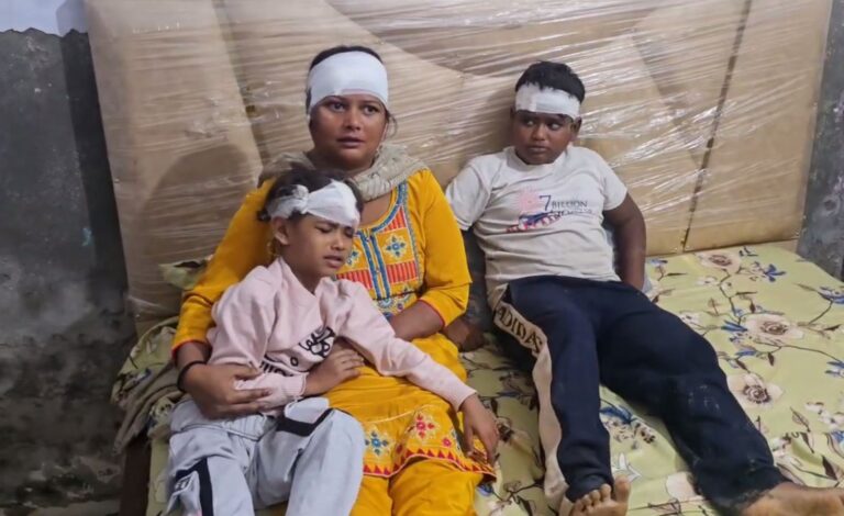 ਅਜਨਾਲਾ ਦੇ ਪਿੰਡ ਸਰਾਂ ’ਚ ਮੀਂਹ ਕਾਰਨ ਡਿੱਗੀ ਛੱਤ; ਪਰਿਵਾਰ ਦੇ ਤਿੰਨ ਮੈਂਬਰ ਜ਼ਖਮੀ, ਵੱਡੇ ਹਾਦਸੇ ਤੋਂ ਬਚਾਅ; ਪਿੰਡ ਵਾਸੀਆਂ ਨੇ ਮਲਬੇ ਹੇਠੋਂ ਕੱਢ ਕੇ ਬਚਾਇਆ ਪਰਿਵਾਰ