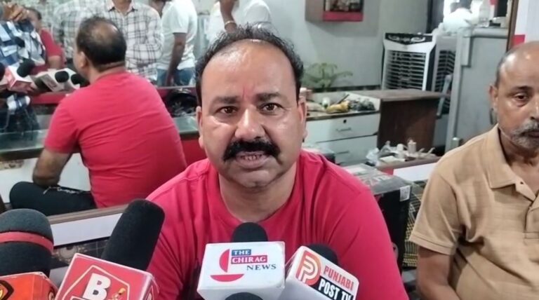 ਲੁਧਿਆਣਾ ’ਚ ਚੋਰਾਂ ਨੇ ਸਰਾਫਾਂ ਕਾਰੋਬਾਰੀ ਨੂੰ ਬਣਾਇਆ ਨਿਸ਼ਾਨਾ; ਥਾਣਾ ਟਿੱਬਾ ਤੋਂ 100 ਮੀਟਰ ਦੂਰ ਸਥਿਤ ਦੁਕਾਨ ਅੰਦਰ ਚੋਰੀ; ਲੱਖਾਂ ਰੁਪਏ ਕੀਮਤ ਦੇ ਗਹਿਣੇ ਤੇ ਨਕਦੀ ਲੈ ਕੇ ਹੋਏ ਫਰਾਰ