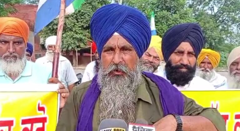 ਅੰਮ੍ਰਿਤਸਰ ’ਚ ਕਿਸਾਨਾਂ ਦੀ ਲੈਂਡ ਪੁਲਿੰਗ ਖਿਲਾਫ ਮੋਟਰਸਾਈਕਲ ਰੈਲੀ;  ਸਰਵਨ ਸਿੰਘ ਪੰਧੇਰ ਸਮੇਤ ਸੜਕਾਂ ’ਤੇ ਉੱਤਰੇ ਵੱਡੀ ਗਿਣਤੀ ਕਿਸਾਨ