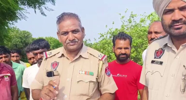 ਅਬੋਹਰ ’ਚ ਪੰਜ ਸਾਲਾ ਬੱਚੇ ਦੇ ਪਿਤਾ ਦੀ ਸ਼ੱਕੀ ਮੌਤ; ਦਰੱਖਤ ਨਾਲ ਲਟਕਦੀ ਹਾਲਤ ’ਚ ਮਿਲੀ; ਪਰਿਵਾਰ ਨੇ ਕਤਲ ਹੋਣ ਦਾ ਪ੍ਰਗਟਾਇਆ ਸ਼ੱਕ