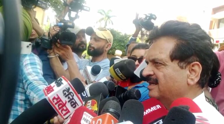 ਨਹੀਂ ਰਹੇ ਪੰਜਾਬੀ ਅਦਾਕਾਰ ਤੇ ਕਾਮੇਡੀਅਨ ਜਸਵਿੰਦਰ ਭੱਲਾ;  ਮੋਹਾਲੀ ਦੇ ਨਿੱਜੀ ਹਸਪਤਾਲ ’ਚ ਲਿਆ ਆਖਰੀ ਸਾਹ; ਭਲਕੇ ਹੋਵੇਗਾ ਅੰਤਮ ਸਸਕਾਰ