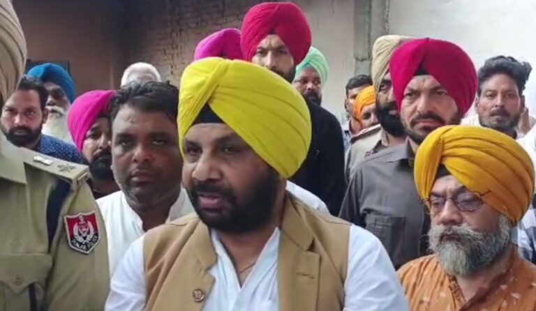 ਜੰਡਿਆਲਾ ਗੁਰੂ ਗੋਲੀਕਾਂਡ ‘ਚ ਜ਼ਖ਼ਮੀ ਹੋਏ ਵਕੀਲ ਨੇ ਤੋੜਿਆ ਦਮ; ਅੰਤਮ ਸਸਕਾਰ ਮੌਕੇ ਪਹੁੰਚੇ ਮੰਤਰੀ ਹਰਭਜਨ ਈਟੀਓ ਨੇ ਪ੍ਰਗਟਾਇਆ ਦੁੱਖ; ਮੁਲਜ਼ਮਾਂ ਨੂੰ ਮਿਸਾਲੀ ਸਜ਼ਾ ਦੇਣ ਦਾ ਦਿੱਤਾ ਭਰੋਸਾ