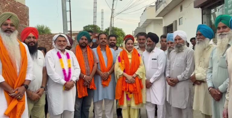 ਮੋਗਾ ਦੀ ਵਿਧਾਇਕਾ ਅਮਨਦੀਪ ਕੌਰ ਵੱਲੋਂ ਵਿਕਾਸ ਕੰਮਾਂ ਦਾ ਨੀਂਹ ਪੱਥਰ; ਵੱਖ ਵੱਖ ਵਾਰਡਾਂ ‘ਚ ਲੱਖਾਂ ਦੀ ਲਾਗਤ ਨਾਲ ਹੋਣਗੇ ਕੰਮ; ਵਿਧਾਇਕਾ ਵੱਲੋਂ ਕੰਮ ਛੇਤੀ ਨੇਪਰੇ ਚਾੜ੍ਹਣ ਦੀਆਂ ਹਦਾਇਤਾਂ