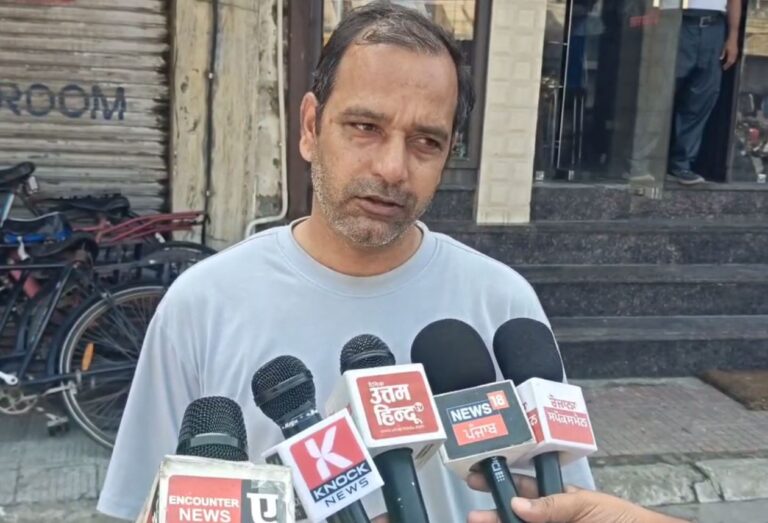 ਨਕੋਦਰ ਰੋਡ ‘ਤੇ ਖਸਤਾ ਹਾਲ ਇਮਾਰਤ ਦੀ ਡਿੱਗੀ ਛੱਤ; ਹਾਦਸੇ ’ਚ ਵਾਹਨ ਦਾ ਨੁਕਸਾਨ, ਜਾਨੀ ਨੁਕਸਾਨ ਤੋਂ ਬਚਾਅ