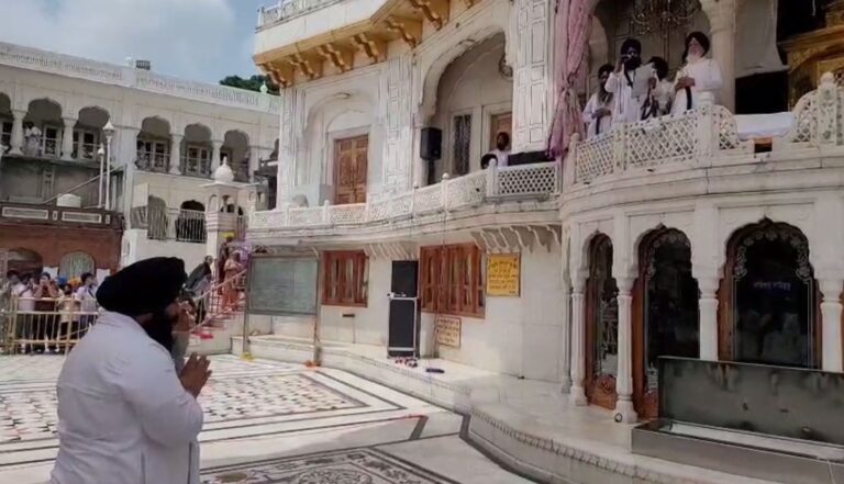 ਸ੍ਰੀ ਅਕਾਲ ਤਖ਼ਤ ਸਾਹਿਬ ਅੱਗੇ ਪੇਸ਼ ਹੋਏ ਮੰਤਰੀ ਹਰਜੋਤ ਬੈਂਸ; ਹਰਜੋਤ ਸਿੰਘ ਬੈਂਸ ਨੇ ਅਕਾਲ ਤਖ਼ਤ ਵਿਖੇ ਕਬੂਲੀ ਗਲਤੀ; ਸਿੰਘ ਸਾਹਿਬਾਨ ਨੇ ਲਗਾਈ ਧਾਰਮਿਕ ਸਜ਼ਾ
