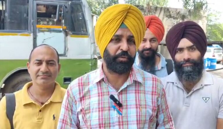 ਫਿਰੋਜ਼ਪੁਰ ’ਚ ਪਨਬੱਸ ਕੰਟਰੈਕਟ ਕਾਮਿਆਂ ਦਾ ਪ੍ਰਦਰਸ਼ਨ; ਸਰਕਾਰ ਤੋਂ ਕਿਲੋਮੀਟਰ ਸਕੀਮ ਬੰਦ ਕਰਨ ਦੀ ਕੀਤੀ ਮੰਗ; ਟੈਂਡਰ ਖੋਲ੍ਹਣ ’ਤੇ 27 ਡੀਪੂਆਂ ਦਾ ਚੱਕਾ ਜਾਮ ਦੀ ਚਿਤਾਵਨੀ