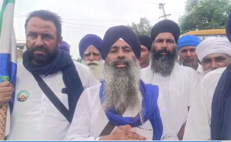 ਤਰਨ ਤਾਰਨ ਦੇ ਹਲਕਾ ਖੇਮਕਰਨ ਵਿਖੇ ਕਿਸਾਨਾਂ ਦਾ ਪ੍ਰਦਰਸ਼ਨ; ਪਿੰਡ ਕੁੱਕੜਾਂਵਾਲਾ ਵਿਖੇ ਰੈਲੀ ’ਚ ਸ਼ਾਮਲ ਹੋਣ ਲਈ ਜਥਾ ਰਵਾਨਾ