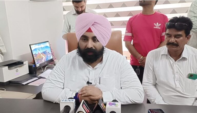 ਲੈਂਡ ਪੁਲਿੰਗ ਨੀਤੀ ਨੂੰ ਲੈ ਕੇ ਬੋਲੇ ਸਿੱਖਿਆ ਮੰਤਰੀ ਹਰਜੋਤ ਬੈਂਸ; ਵਿਰੋਧੀਆਂ ’ਤੇ ਲਾਏ ਗ਼ਲਤ-ਫਹਿਮੀਆਂ ਫੈਲਾਉਣ ਦੇ ਇਲਜ਼ਾਮ; ਕਿਹਾ, ਪਿਛਲੀਆਂ ਸਰਕਾਰਾਂ ਨੇ ਬਣਾਈ ਸੀ ਇਹ ਨੀਤੀ