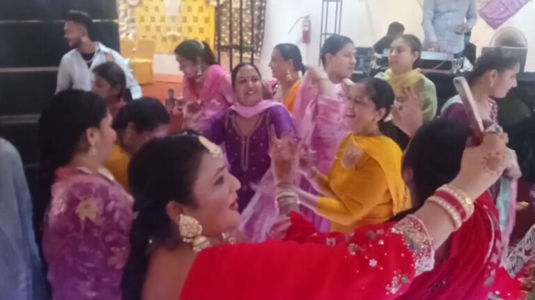 ਸਮਰਾਲਾ ਵਿਖੇ ਲੇਡੀਜ਼ ਕਲੱਬ ਨੇ ਮਨਾਇਆ ਤੀਜ ਮੇਲਾ; ਹਲਕਾ ਵਿਧਾਇਕ ਦੀ ਧਰਮ ਪਤਨੀ ਸਮੇਤ ਕੌਂਸਲਰਾਂ ਰਹੀਆਂ ਮੌਜੂਦ