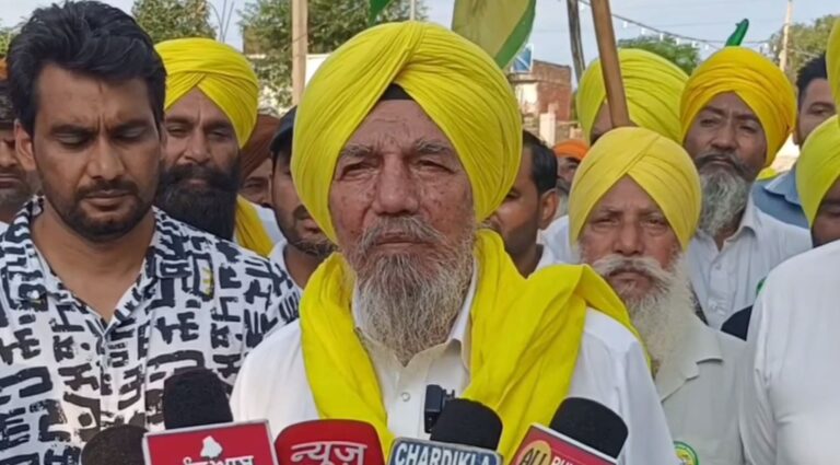 ਡੇਰਾ ਬਾਬਾ ਨਾਨਕ ਦੇ ਦੌਰੇ ਤੇ ਪਹੁੰਚੇ ਜੋਗਿੰਦਰ ਉਗਰਾਹਾਂ; ਹੜ੍ਹ ਪ੍ਰਭਾਵਿਤ ਇਲਾਕਿਆਂ ਦੇ ਲੋਕਾਂ ਨਾਲ ਕੀਤੀ ਗੱਲਬਾਤ