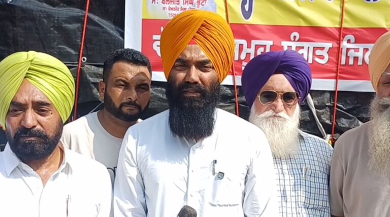 ਫਤਹਿਗੜ੍ਹ ਤੋਂ ਹੜ੍ਹ ਪੀੜਤਾਂ ਲਈ ਰਾਹਤ ਸਮੱਗਰੀ ਰਵਾਨਾ; ਅਕਾਲੀ ਦਲ ਦੇ ਮੀਤ ਪ੍ਰਧਾਨ ਬਲਜੀਤ ਭੁੱਟਾ ਨੇ ਭੇਜੀ ਸਮੱਗਰੀ