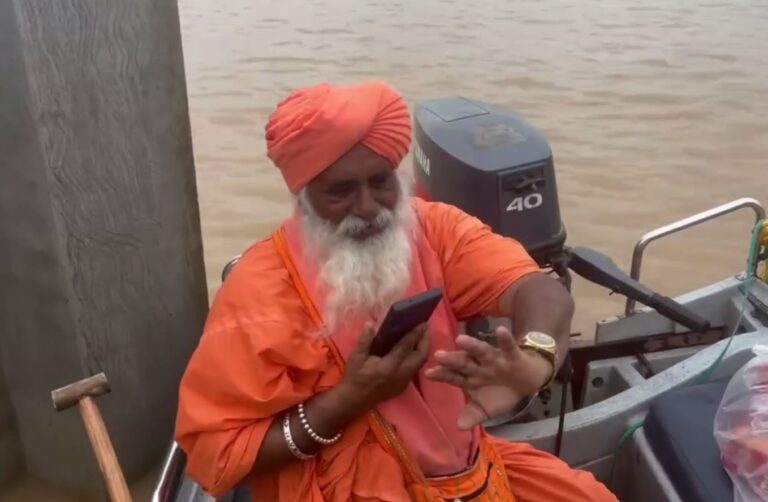 ਹੜ੍ਹਾਂ ਦੀ ਸਥਿਤੀ ਤੋਂ ਰਾਜਪਾਲ ਗੁਲਾਬ ਚੰਦ ਕਟਾਰੀਆਂ ਚਿੰਤਤ; ਸੰਤ ਬਲਬੀਰ ਸਿੰਘ ਨਾਲ ਟੈਲੀਫੋਨ ’ਤੇ ਕੀਤੀ ਗੱਲਬਾਤ;  ਸੁਤਲਾਨਪੁਰ ਲੋਧੀ ਦੀ ਗੰਭੀਰ ਸਥਿਤੀ ’ਤੇ ਪ੍ਰਗਟਾਈ ਚਿੰਤਾ