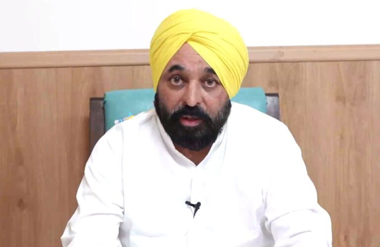 ਮੁੱਖ ਮੰਤਰੀ ਮਾਨ ਵੱਲੋਂ ਹੜ੍ਹ ਪੀੜਤਾਂ ਲਈ ਰਾਹਤ ਪੈਕੇਜ ਦਾ ਐਲਾਨ; ਪੰਜਾਬ ਕੈਬਿਨਟ ਦੀ ਅਹਿਮ ਮੀਟਿੰਗ ਦੌਰਾਨ ਲਿਆ ਫੈਸਲਾ