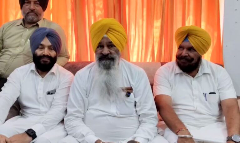 ਗੁਰਦਾਸਪੁਰ ਦੇ ਹੜ੍ਹ ਪੀੜਤਾਂ ਲਈ ਡਟੇ ਸੁੱਚਾ ਸਿੰਘ ਲੰਗਾਹ; ਅਕਾਲੀ ਦਲ ਵੱਲੋਂ ਹਰ ਸੰਭਵ ਮਦਦ ਦਾ ਭਰੋਸਾ