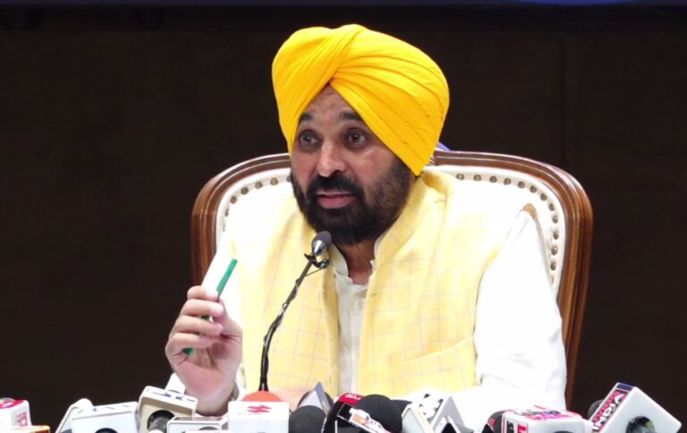 ਮੁੱਖ ਮੰਤਰੀ ਮਾਨ ਦੀ ਪ੍ਰੈੱਸ ਕਾਨਫਰੰਸ; ਮੁੜ ਵਸੇਬੇ ਦੇ ਕੰਮ ’ਚ ਤੇਜ਼ੀ ਲਿਆਉਣ ਦਾ ਐਲਾਨ; ਵਿਰੋਧੀਆਂ ਵੱਲ ਸਾਧੇ ਨਿਸ਼ਾਨੇ
