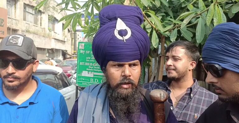 ਹੁਸ਼ਿਆਰਪੁਰ ਵਿਖੇ ਨਿਹੰਗ ਸਿੰਘਾਂ ਦਾ ਇਕੱਠ; ਹਰਵੀਰ ਕਤਲ ਕਾਂਡ ਬਾਰੇ ਪ੍ਰਗਟਾਇਆ ਦੁੱਖ;  ਪਰਵਾਸੀਆਂ ਨੂੰ ਬਾਹਰ ਕੱਢਣ ਦੀ ਮੰਗ
