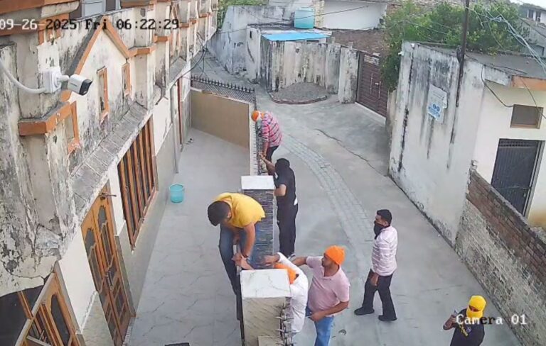 ਗੁਰਦਾਸਪੁਰ ’ਚ ਜਵਾਈ ਦਾ ਸਹੁਰੇ ਘਰ ’ਤੇ ਹਮਲਾ; ਬੱਚਿਆਂ ਨੂੰ ਅਗਵਾ ਕਰ ਕਰ ਕੇ ਫਰਾਰ; ਕਲੇਸ਼ ਕਾਰਨ ਪੇਕੇ ਘਰ ਰਹਿ ਰਹੀ ਪਤਨੀ