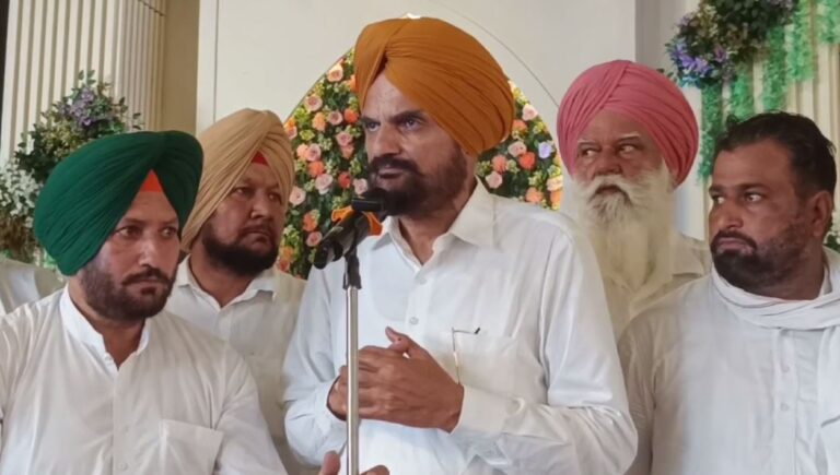 ਕਾਂਗਰਸ ਦੀ ਮੀਟਿੰਗ ਦੌਰਾਨ ਬੋਲੇ ਬਲਕੋਰ ਸਿੰਘ; ਸਿੱਧੂ ਦਾ ਅਧੂਰਾ ਸੁਪਨਾ ਪੂਰਾ ਕਰਨ ਦਾ ਐਲਾਨ; ਕਿਹਾ, ਸਿੱਧੂ ਦੀ ਫੋਟੋ ਜੇਬ ’ਤੇ ਲਗਾ ਜਾਵਾਂਗਾ ਵਿਧਾਨ ਸਭਾ