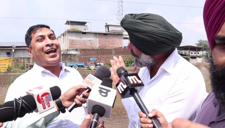ਲੁਧਿਆਣਾ ਦੇ ਬੁੱਢੇ ਨਾਲੇ ’ਤੇ ਗੰਦੇ ਪਾਣੀ ਨੂੰ ਲੈ ਕੇ ਹੰਗਾਮਾ; ਅਮਿਤੋਜ ਮਾਨ ਤੇ ਡਾਇੰਗ ਕਾਰੋਬਾਰੀਆਂ ਵਿਚਾਲੇ ਨੋਕ-ਝੋਕ