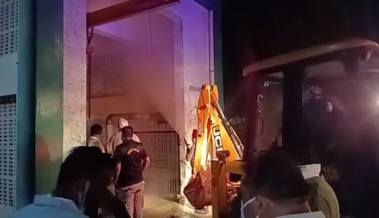 ਮੋਗਾ ਸੀਵਰੇਜ ਟ੍ਰੀਟਮੈਂਟ ਪਲਾਂਟ ’ਚ ਕਲੋਰੀਨ ਗੈਸ ਲੀਕ; ਫਾਇਰ ਬ੍ਰਿਗੇਡ ਮੁਲਾਜ਼ਮ ਦੀ ਵਿਗੜੀ ਹਾਲਤ; ਭਾਰੀ ਮੁਸ਼ੱਕਤ ਤੋਂ ਬਾਅਦ ਪਾਇਆ ਗਿਆ ਕਾਬੂ