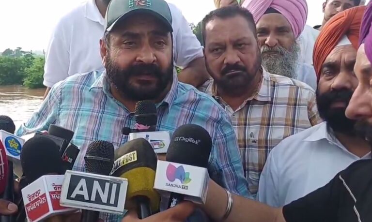 ਸਨੌਰ ਹਲਕੇ ਦੇ ਵਿਧਾਇਕ ਪਠਾਨ ਮਾਜਰਾ ਨੇ ਘੇਰੇ ਅਧਿਕਾਰੀ; ਕ੍ਰਿਸ਼ਨ ਕੁਮਾਰ ਕਾਰਨ ਹਾਲਾਤ ਵਿਗੜਣ ਦੇ ਲਾਏ ਇਲਜ਼ਾਮ; ਕਿਹਾ, ਵਾਰ ਵਾਰ ਕਹਿਣ ਦੇ ਬਾਵਜੂਦ ਨਹੀਂ ਕੀਤੀ ਨਦੀ ਦੀ ਸਫਾਈ