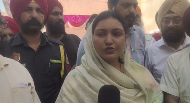 ਖਰੜ ਦੀਆਂ ਸੜਕਾਂ ਨੂੰ ਲੈ ਕੇ ਅਨਮੋਲ ਗਗਨ ਮਾਨ ਦਾ ਬਿਆਨ; ਸੜਕਾਂ ਦੀਆਂ ਸੜਕਾਂ ਨੂੰ ਨਵਾਂ ਰੂਪ ਦੇਣ ਦਾ ਐਲਾਨ