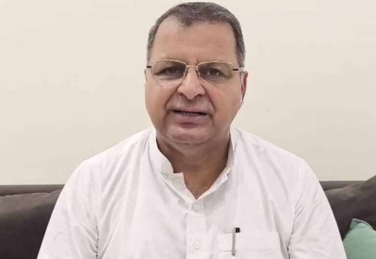 ਆਪ ਆਗੂ ਨੀਲ ਗਰਗ ਦਾ ਜਾਖੜ ਵੱਲ ਨਿਸ਼ਾਨਾ; ਫੰਡਾਂ ਦੇ ਮਾਮਲੇ ਨੂੰ ਲੈ ਕੇ ਝੂਠ ਬੋਲਣ ਦੇ ਇਲਜ਼ਾਮ; 12 ਹਜ਼ਾਰ ਕਰੋੜ ਦਾ ਹਿਸਾਬ ਸਾਂਝਾ ਕਰਨ ਦੀ ਚੁਨੌਤੀ