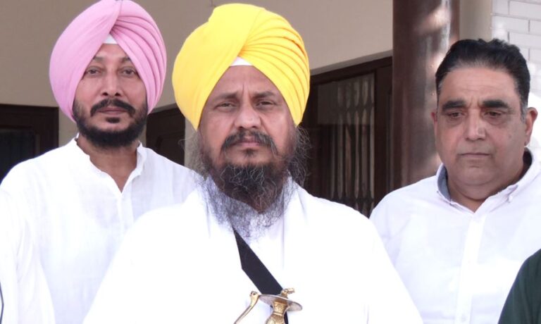 ਭਾਈ ਹਵਾਰਾ ਦੇ ਘਰ ਪਹੁੰਚੇ ਪਹੁੰਚੇ ਗਿ. ਹਰਪ੍ਰੀਤ ਸਿੰਘ; ਮਾਤਾ ਦੀ ਸਿਹਤ ਦਾ ਜਾਣਿਆ ਹਾਲ;  ਭਾਈ ਹਵਾਰਾ ਨੂੰ ਤੁਰੰਤ ਪੈਰੋਲ ਦੇਣ ਦੀ ਕੀਤੀ ਮੰਗ