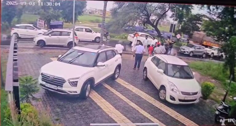 ਗੁਰਦਾਸਪੁਰ ’ਚ ਆਪਸ ’ਚ ਟਕਰਾਈਆਂ ਕਈ ਗੱਡੀਆਂ; ਅਚਾਨਕ ਮੋੜ ਕੱਟਣ ਕਾਰਨ ਵਾਪਰਿਆ ਹਾਦਸਾ